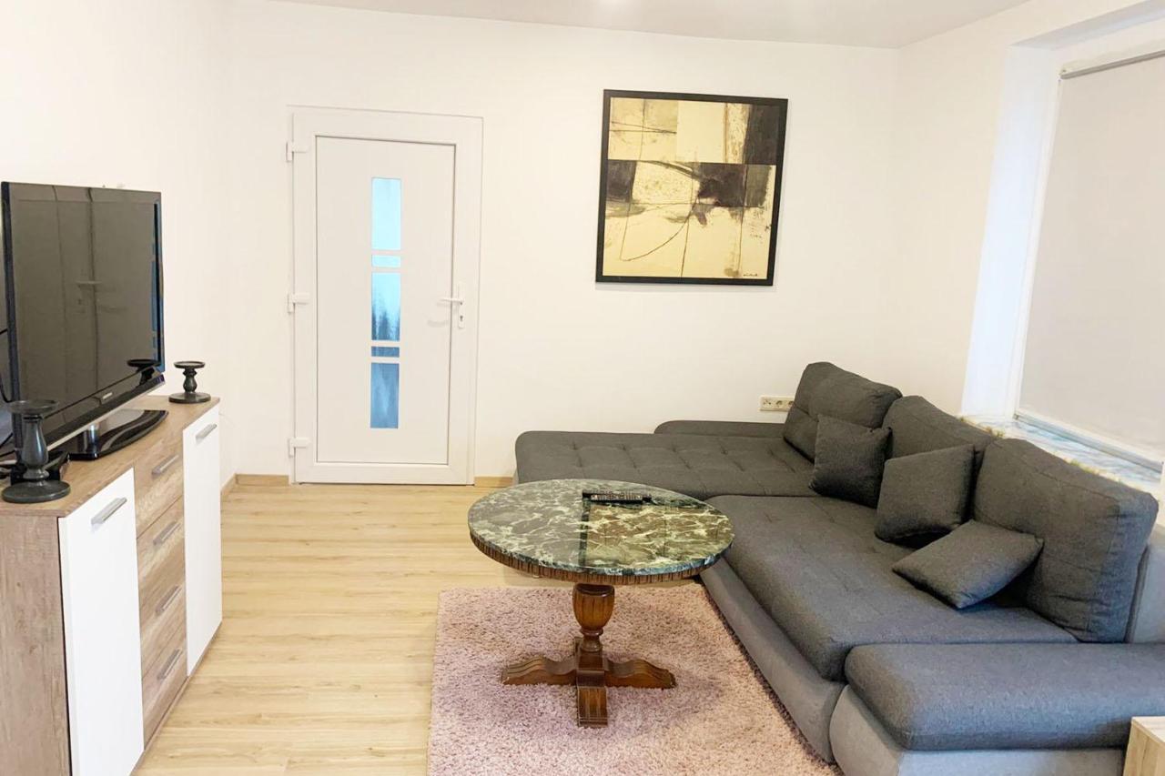 3 Bedroom Apartment In Leverkusen Esterno foto