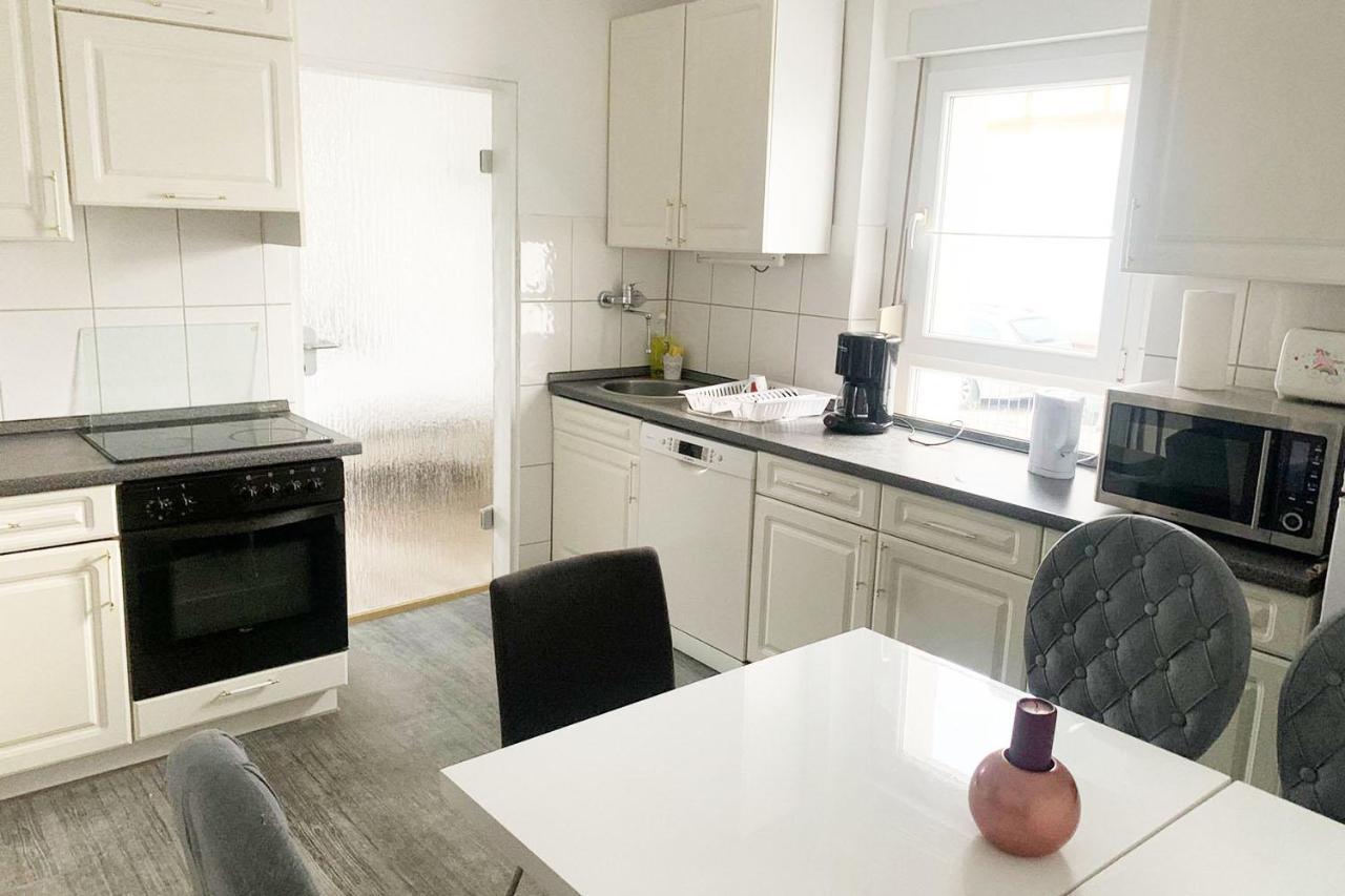 3 Bedroom Apartment In Leverkusen Esterno foto