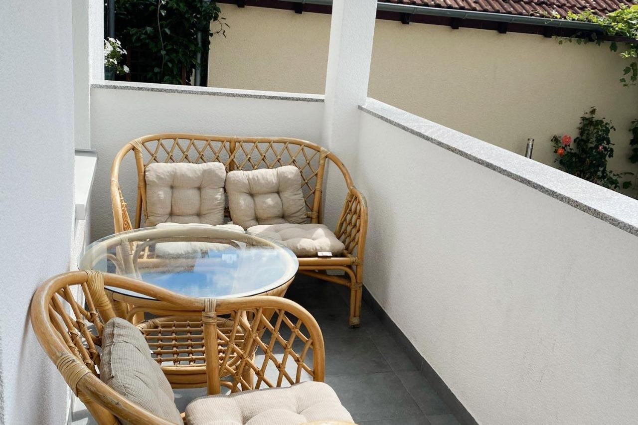 3 Bedroom Apartment In Leverkusen Esterno foto